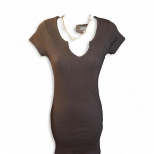 Bozzolo Black Ribbed Top with Chain Accent
